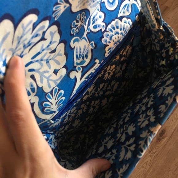 Vera Bradley Adjustable Crossbody Bag - Picture 2 of 3